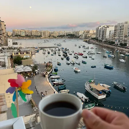 With Shared Bathroom In A Shared Flat Saint Julian's