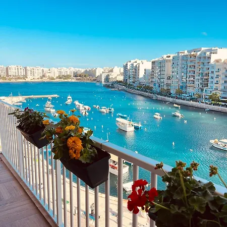 בית אירוח With Shared Bathroom In A Shared Flat *