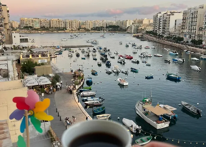 With Shared Bathroom In A Shared Flat Saint Julian's