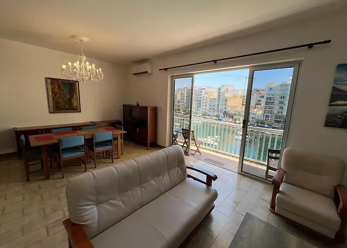 With Shared Bathroom In A Shared Flat * Saint Julian's